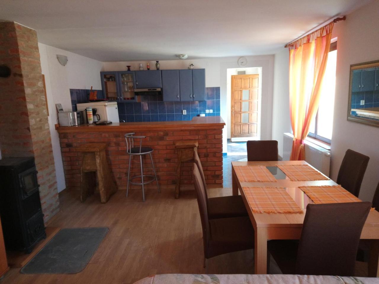 Studio Apartman Kotro Beli Manastir Exterior photo